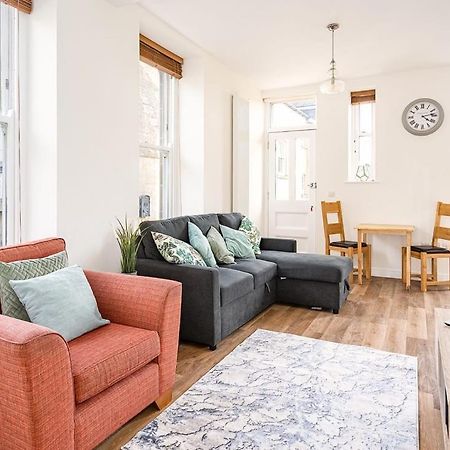 Spacious 2 Bedroom House With Stunning Views Bath Extérieur photo