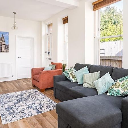 Spacious 2 Bedroom House With Stunning Views Bath Extérieur photo