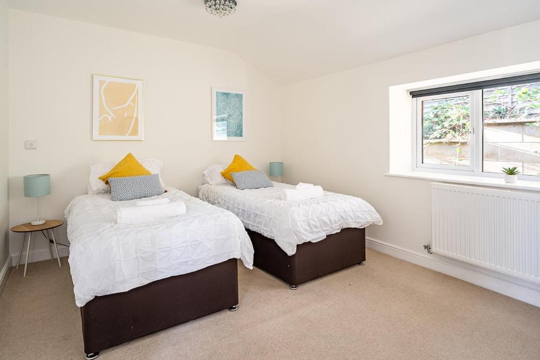 Spacious 2 Bedroom House With Stunning Views Bath Extérieur photo
