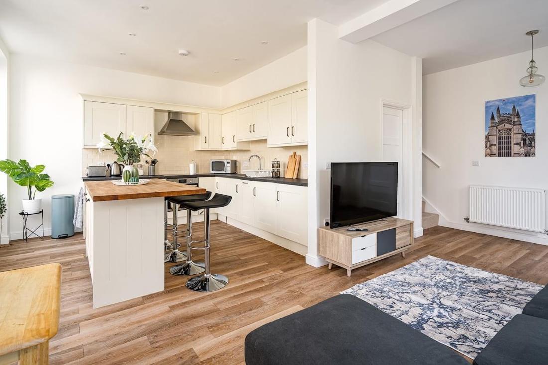 Spacious 2 Bedroom House With Stunning Views Bath Extérieur photo