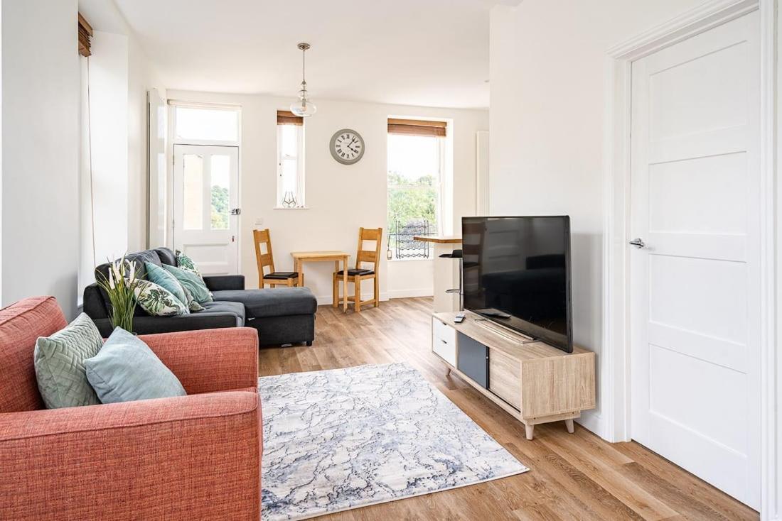 Spacious 2 Bedroom House With Stunning Views Bath Extérieur photo